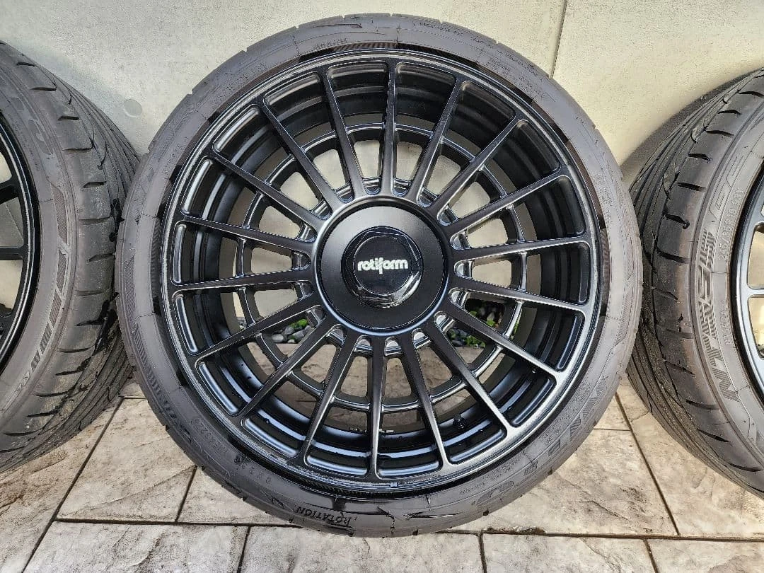 JDM rotiform LAS-R R19/8.5J +45 tire set No Tires - Image 6