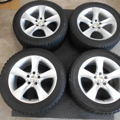 JDM BMW 120/5H 245/50R18 BS RFT studless tires A set of studless tires No Tires