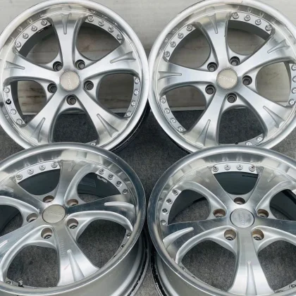 JDM EXCHANGE 17 inch x 7.5J +48 PCD114.3/5 hole aftermarket. No Tires