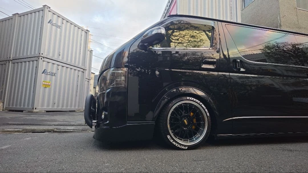 JDM Hiace 200 series Fabless Valone LM-9 wideseries studless tires No Tires - Image 2