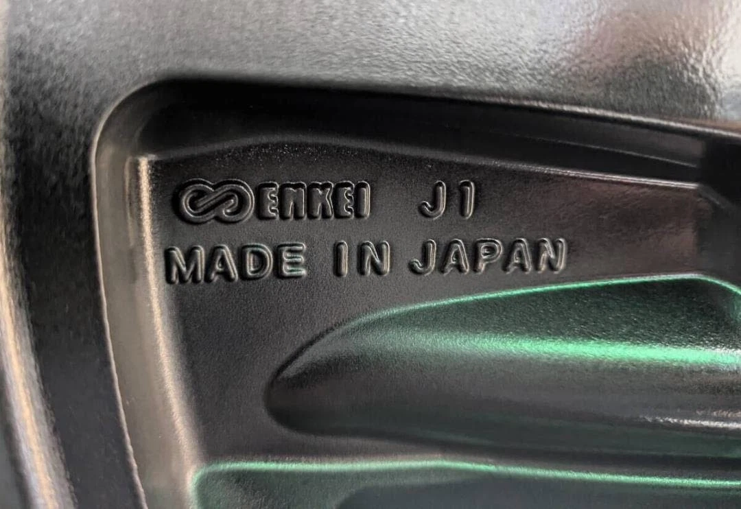 JDM Toyota Crown Sedan Modellista Genuine 21black 4Book No Tires - Image 6