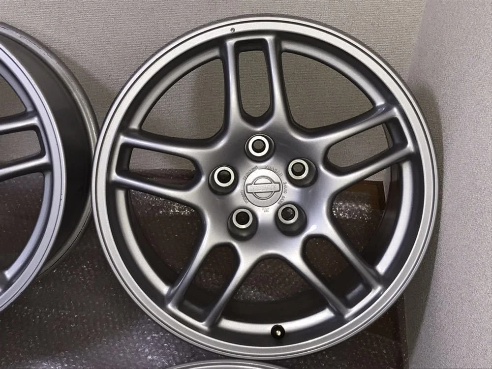 JDM Genuine Nissan BCNR33 standard wheels in excellent condition. Fits No Tires - Image 3