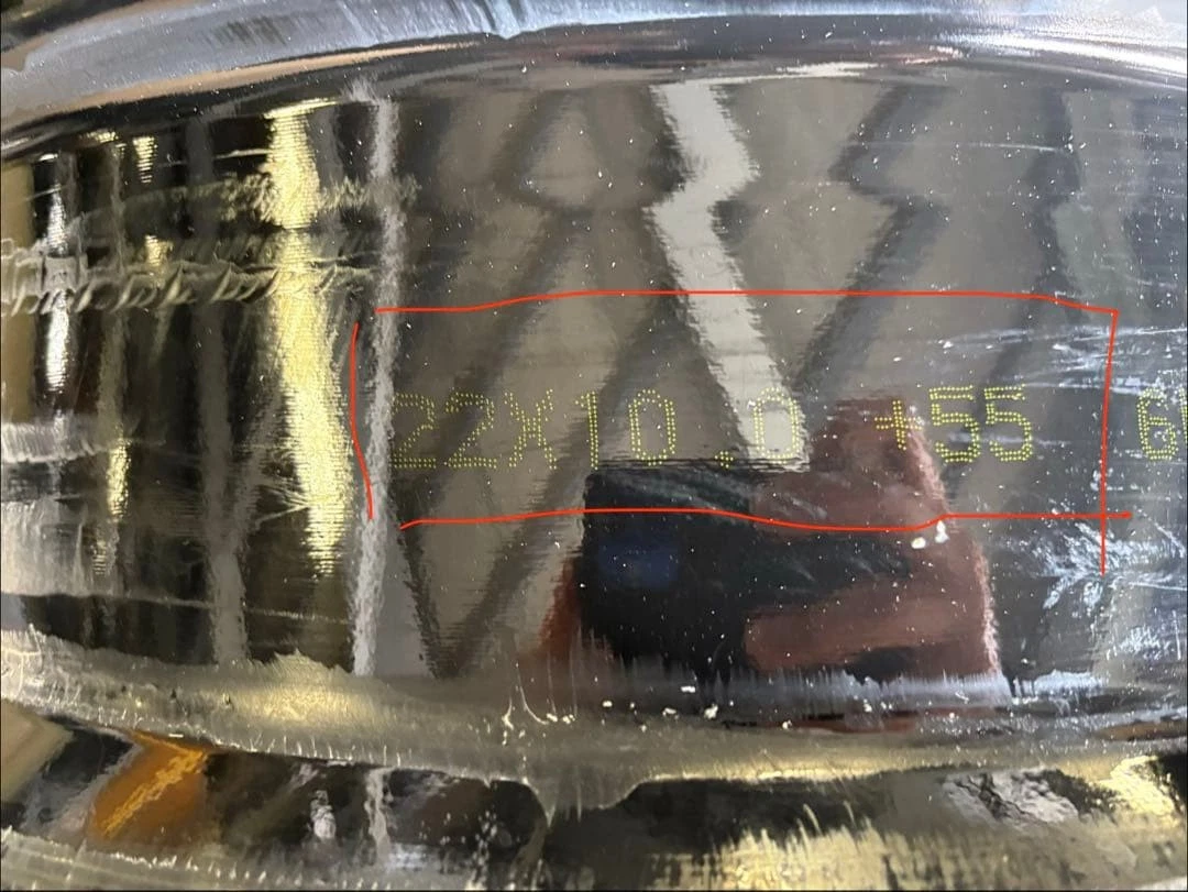 JDM Wald Jaret Jarrett J11C 1/6 22-inch Land Cruiser 300 2Book No Tires - Image 7