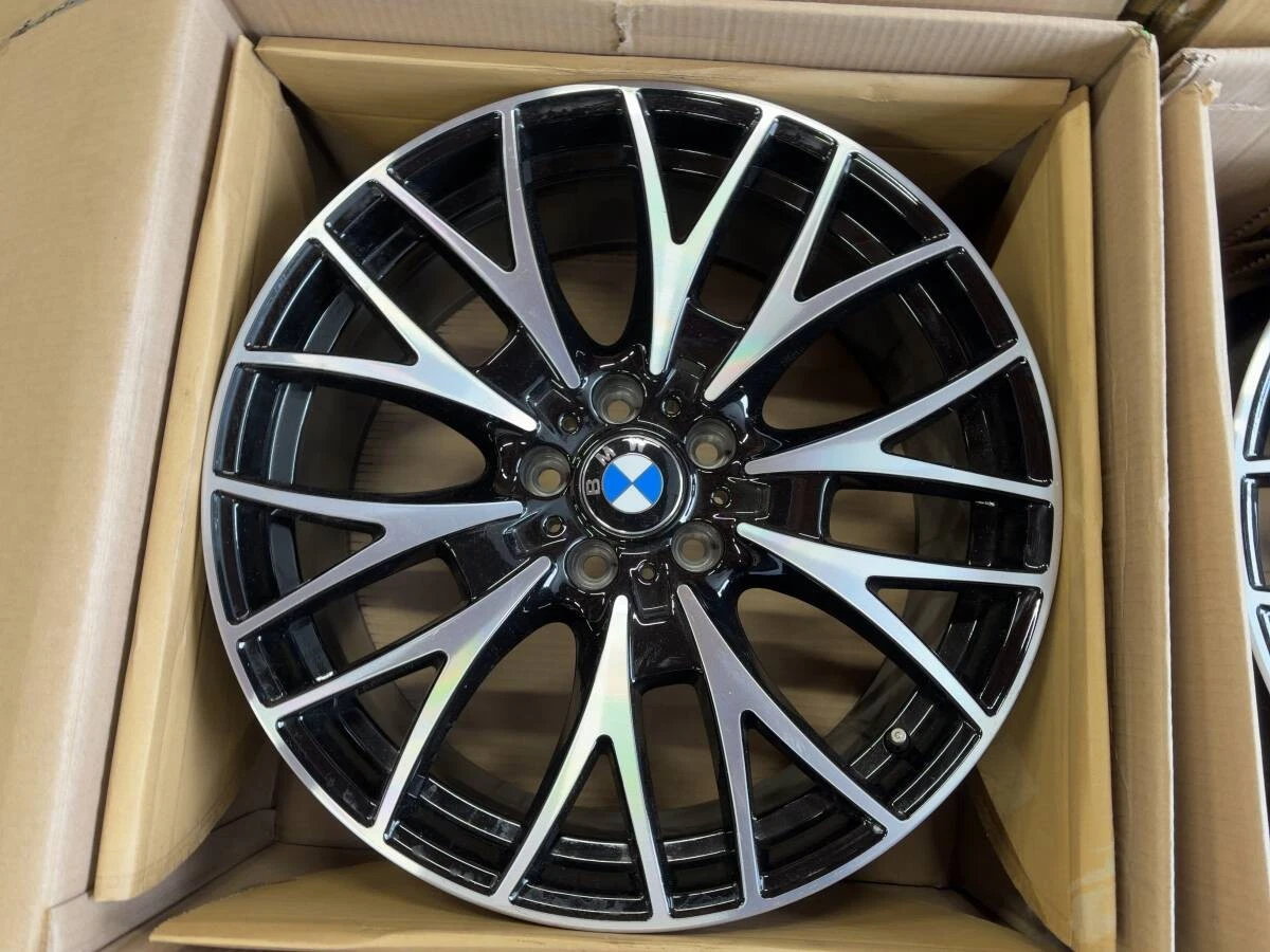 JDM BMW F30 F31 F32 F36 Genuine Optional Parts New Car 20-inch 4-Book No Tires - Image 2