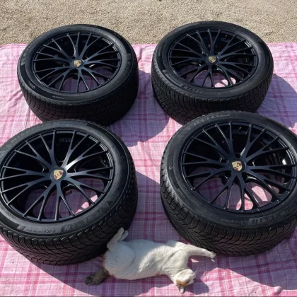 JDM Porsche Cayenne Turbo MAK RENNEN 20-inch wheels. No Tires