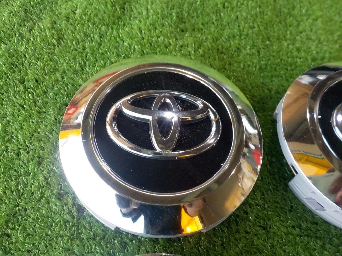 JDM TN584t Toyota Land Cruiser 200ZX 20 Wheel Center Caps Set of 4 New No Tires - Image 3