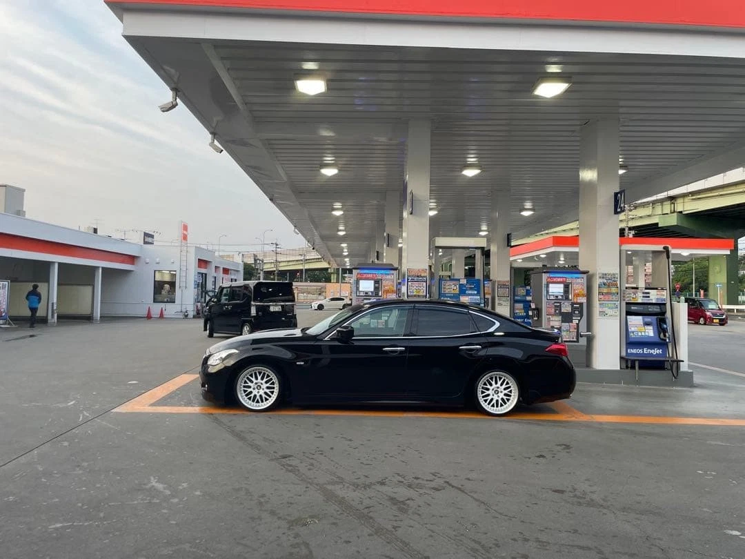 JDM Fuga Y51 Sedan Lowrider No Tires - Image 2