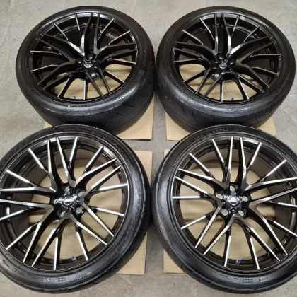 JDM Superb Condition NISSAN GT-R R35 MY20 Genuine Wheels and Tires wit No Tires