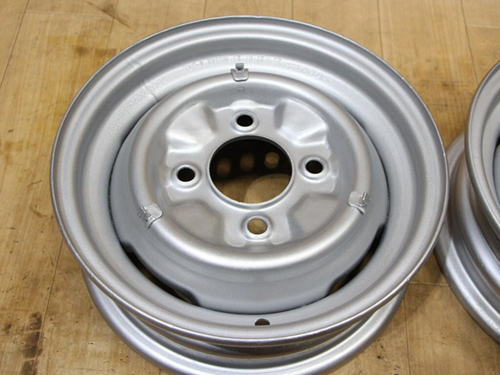 JDM C53 old car Nissan genuine iron 12X4J+30 PCD114.3 73mm hub 2-wheel No Tires - Image 4