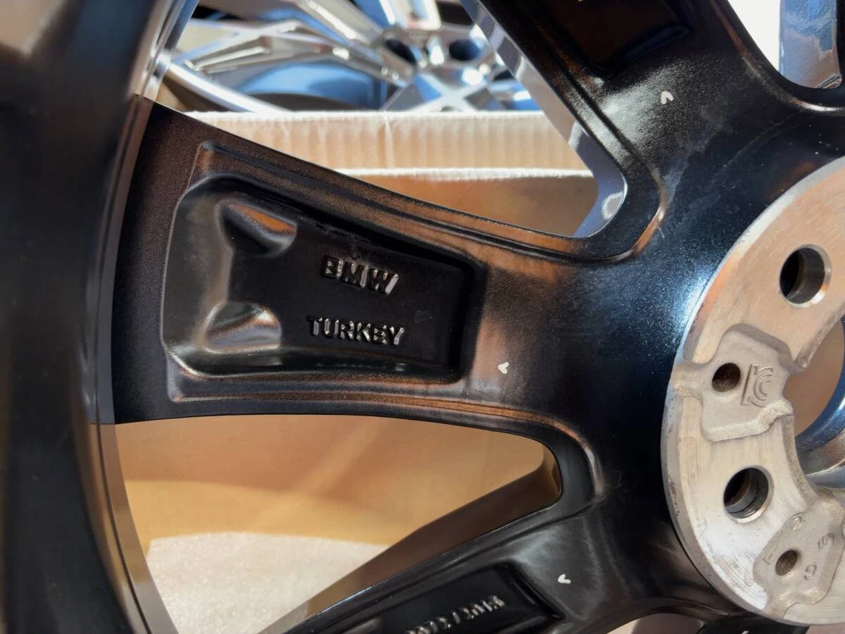 JDM BMW G70 current 7 series genuine new car 20-inch 4-book set No Tires - Image 10