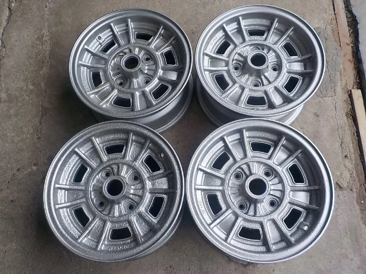 JDM Domestically produced vintage car tin etc. Black Modular 13-inch No Tires