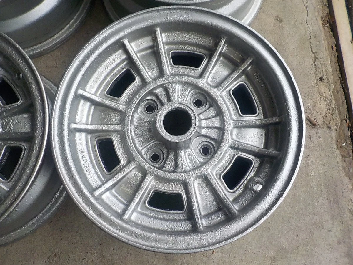 JDM Domestically produced vintage car tin etc. Black Modular 13-inch No Tires - Image 2