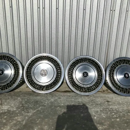 JDM Toyota Cresta GX61 genuine wheel caps old car Toyota No Tires