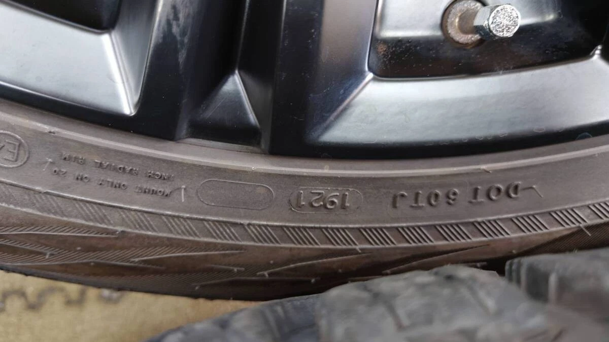 JDM B/S Kelleners X-LINE 20x9J+35 112 tires for Nokian R3 SUV 275/45R2 No Tires - Image 3