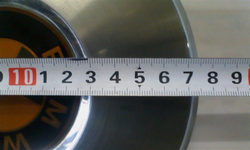 JDM Ultra Rare Item: Set of 4 Genuine BMW Wheel Caps E12? Almost none No Tires - Image 10