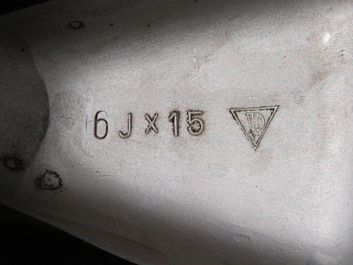 JDM Genuine Porsche 911 Hooks alloy 6J 2-piece set PCD130-5H narrow fo No Tires - Image 4