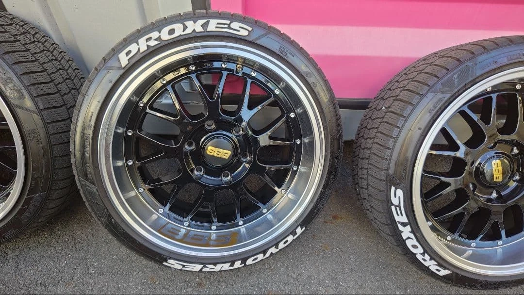 JDM Hiace 200 series Fabless Valone LM-9 wideseries studless tires No Tires - Image 6