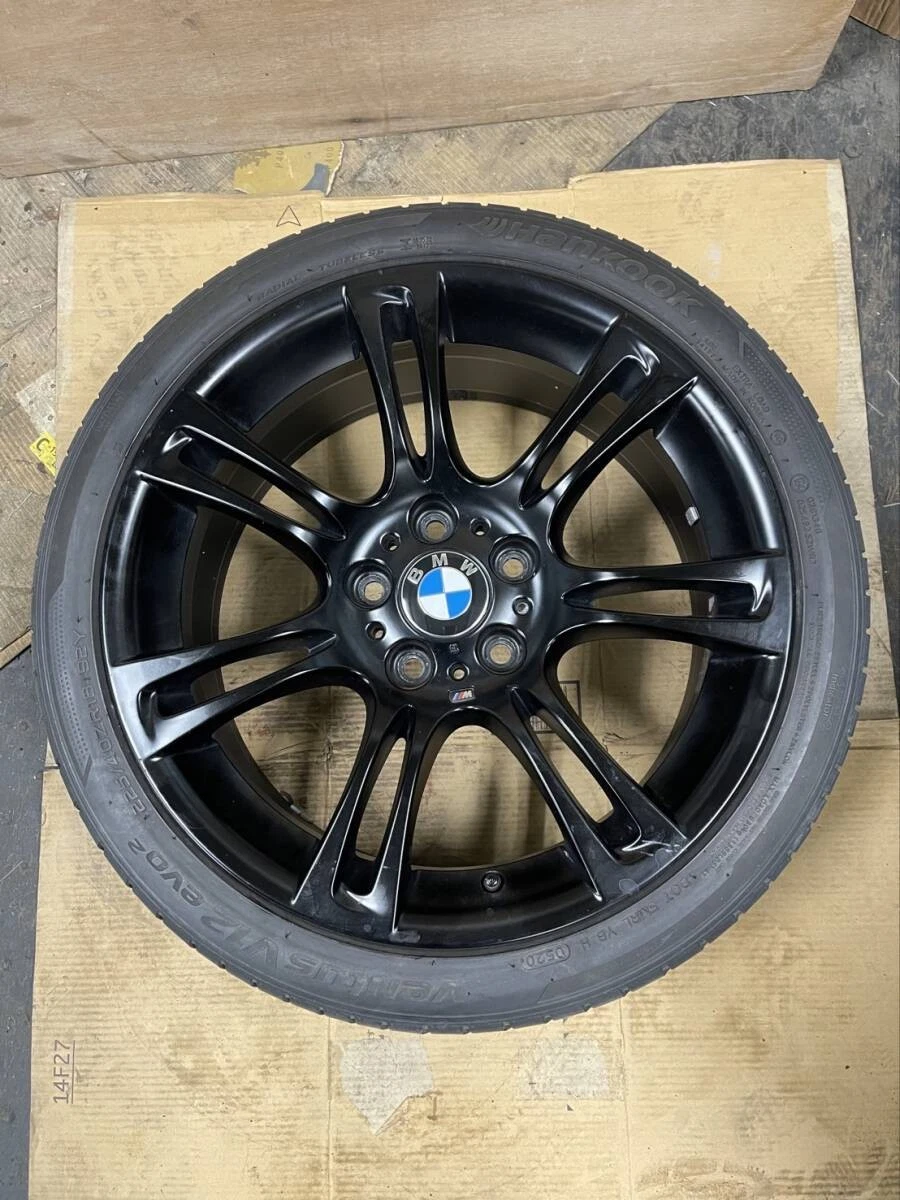 JDM Genuine BMW 18-inch wheel and tire set from Tsuzuki Ward Yokohama No Tires - Image 8