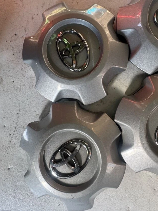 JDM 120 Prado Genuine Toyota 120 Land Cruiser Prado Wheel Center Caps No Tires - Image 3