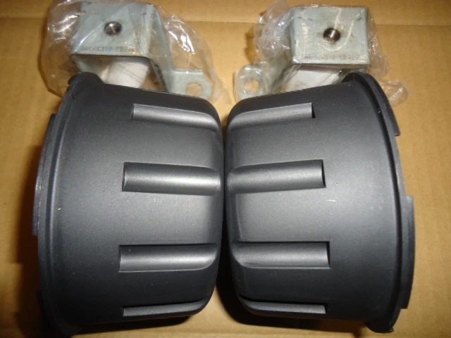 JDM Jimny SJ30 SJ40 JA71 JA11 late model center caps 2 individual with No Tires - Image 3