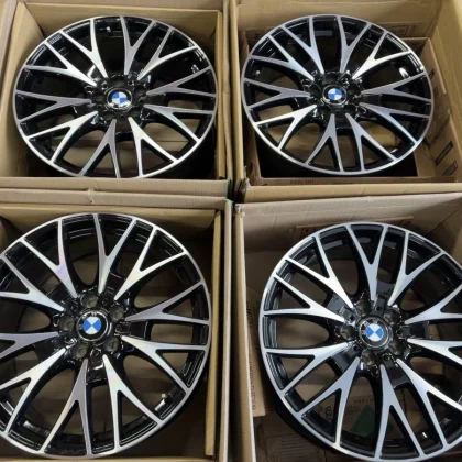 JDM BMW F30 F31 F32 F36 Genuine Optional Parts New Car 20-inch 4-Book No Tires