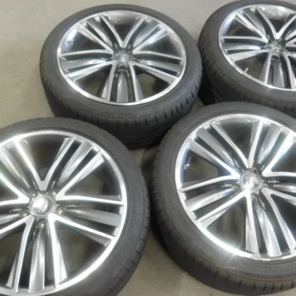 JDM HV37 Skyline OEM Aluminum Wheels 1919X8.5J+50 2025 245/40RF19 with No Tires