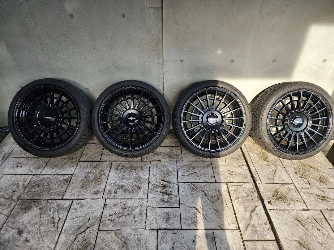 JDM rotiform LAS-R R19/8.5J +45 tire set No Tires