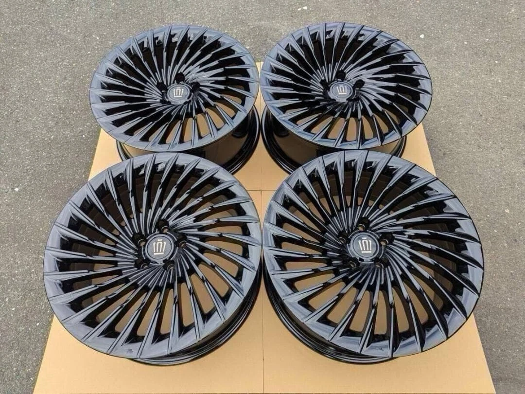 JDM Toyota Crown Sedan Genuine 20 Gloss Black 4-Book Set No Tires