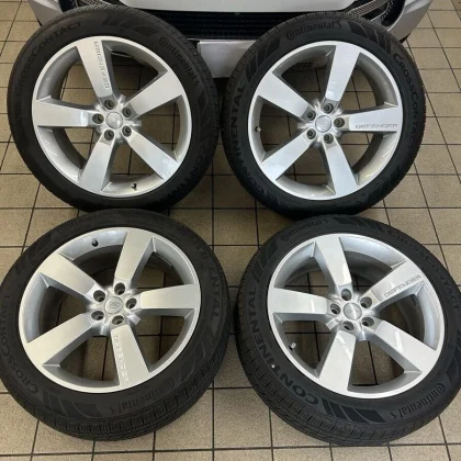 JDM Current Defender 22 tyres with 5-spoke wheels 4-book Landro bar fo No Tires