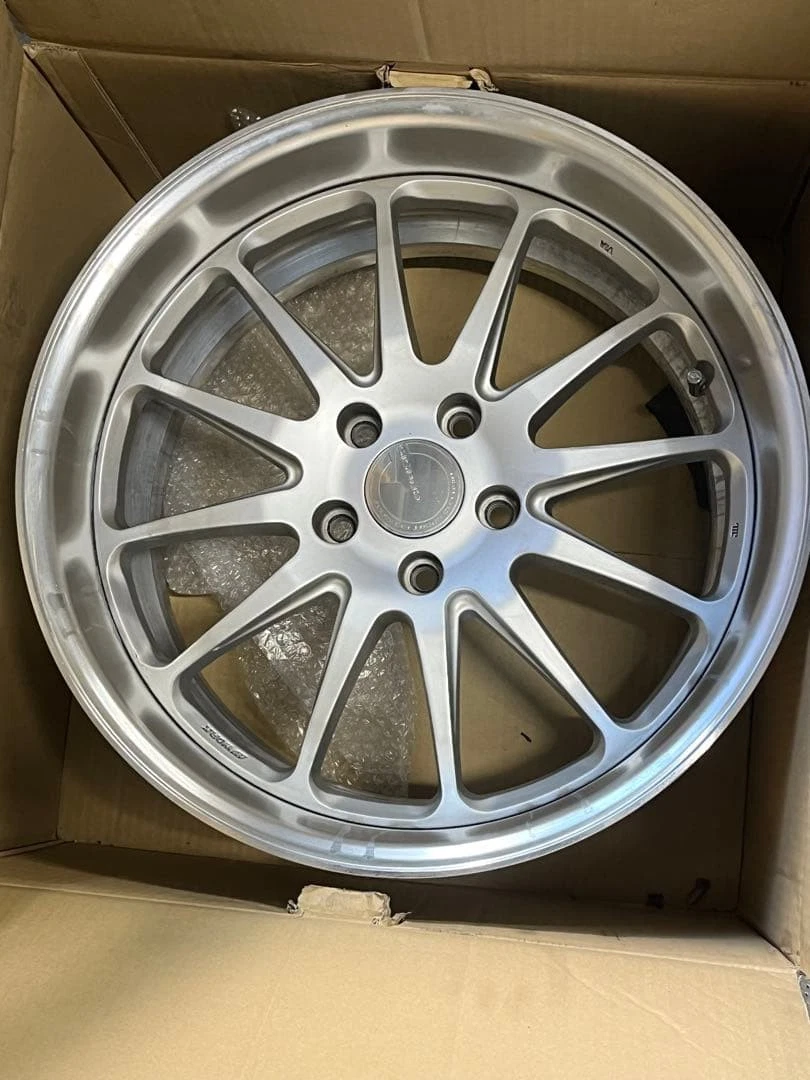 JDM WORK GNOSIS GH1 19PCD120 No Tires - Image 4