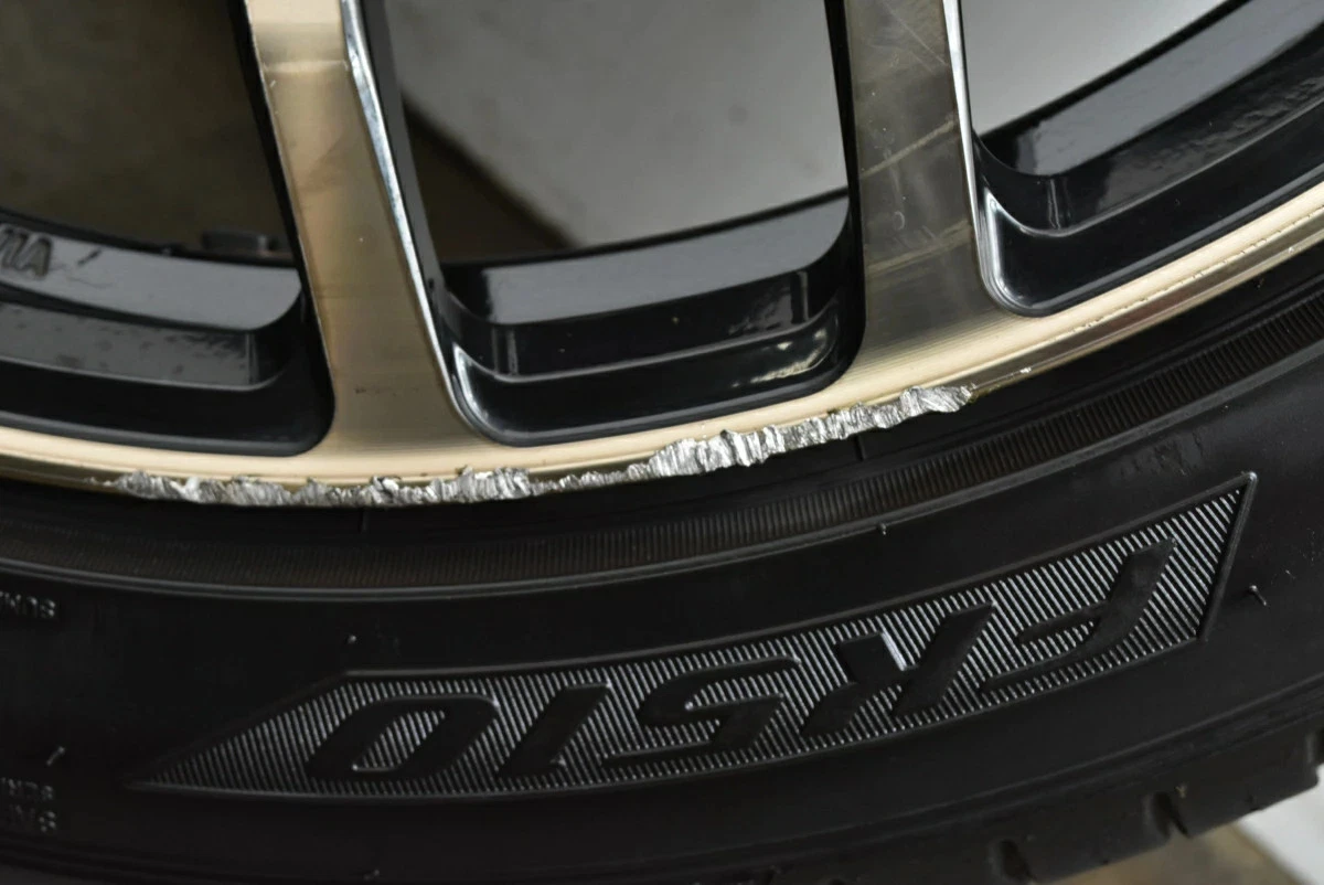 JDM Used 4-Book Set: 209.5J x 20+30 PCD 114.3 245/40ZR20 99Y with Falk No Tires - Image 10