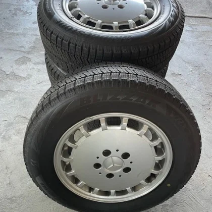 JDM Mercedes Benz W124 E-Class Genuine Wheels & 4-Book Set No Tires