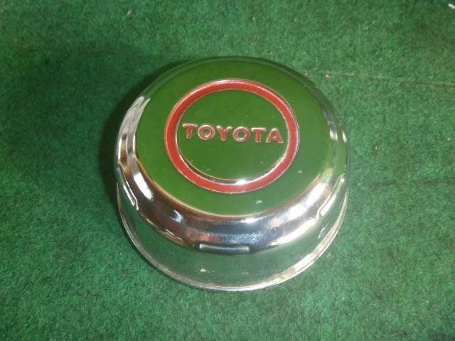 JDM Genuine Toyota center cap/wheel cap/hub cap for older cars rare it No Tires - Image 5
