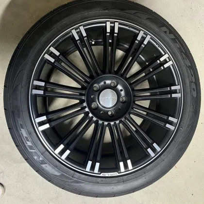 JDM WALDO 305/40ZR22 wheel set No Tires