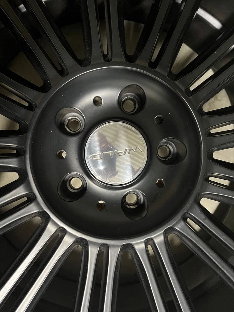 JDM WALDO 305/40ZR22 wheel set No Tires - Image 3