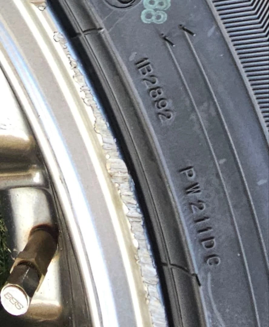 JDM One-time bumpy studless tire set 235/50r18 BBS RG R No Tires - Image 11