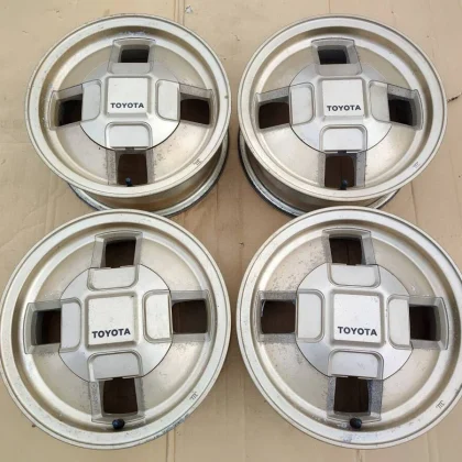 JDM Rare AE86 Levin/Trueno pre-facelift Type 2 OEM option 14-inch whee No Tires