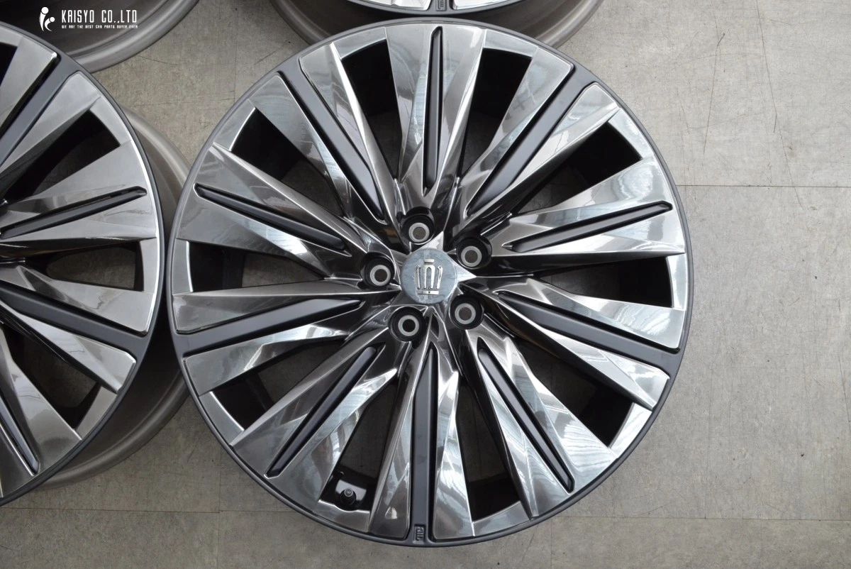 JDM Removed from a new car Toyota Crown Estate RS OEM 21in 8.5J +35 PC No Tires - Image 4