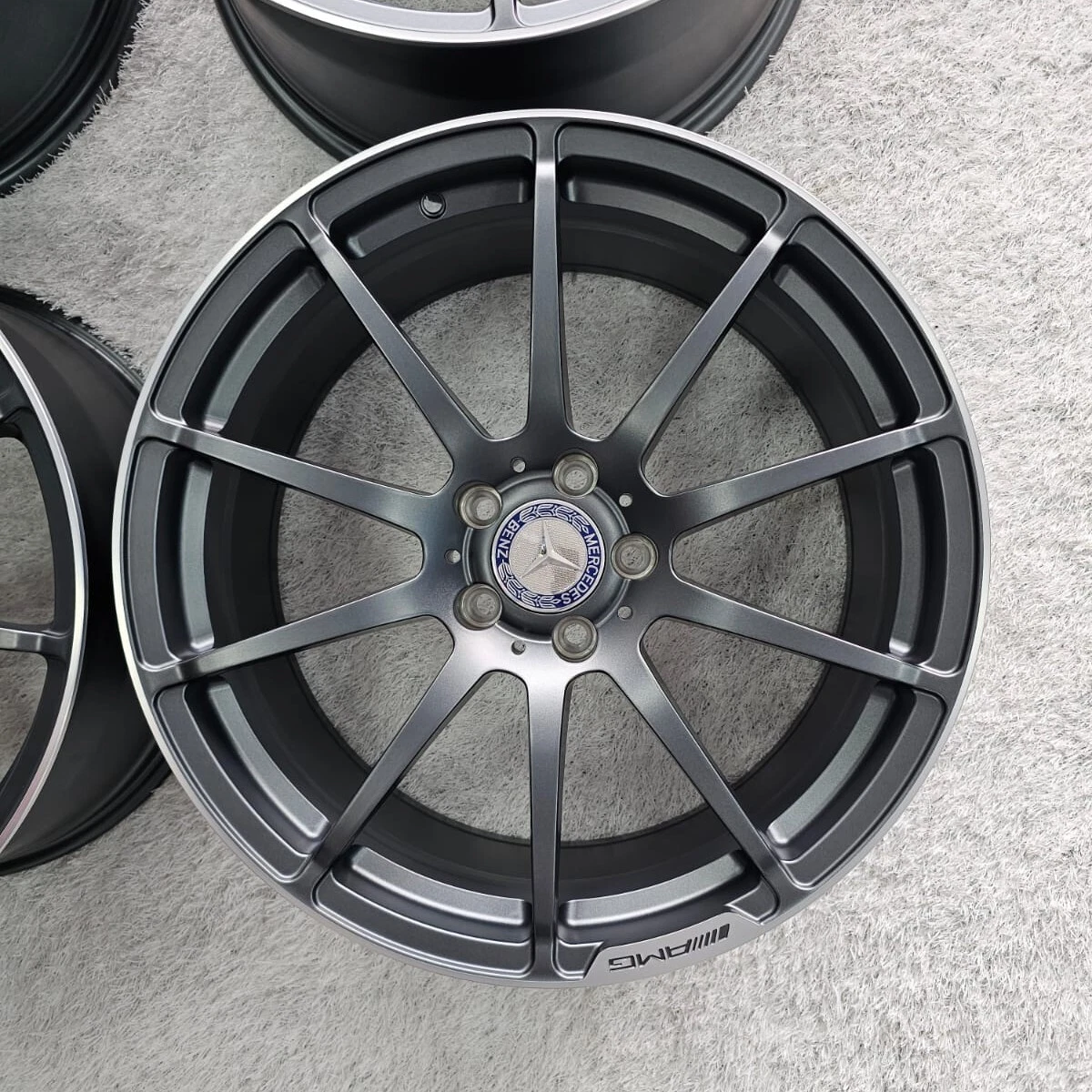 JDM C63 Black series W204 genuine AMG 199J 9.5J PCD112 4-wheel drive M No Tires - Image 5