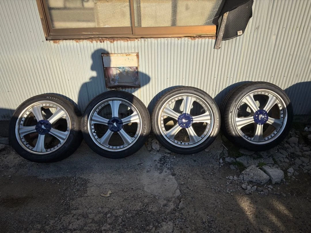 JDM 19-inch AME Moderato Excellent 114.3 8j wheels made in Japan No Tires