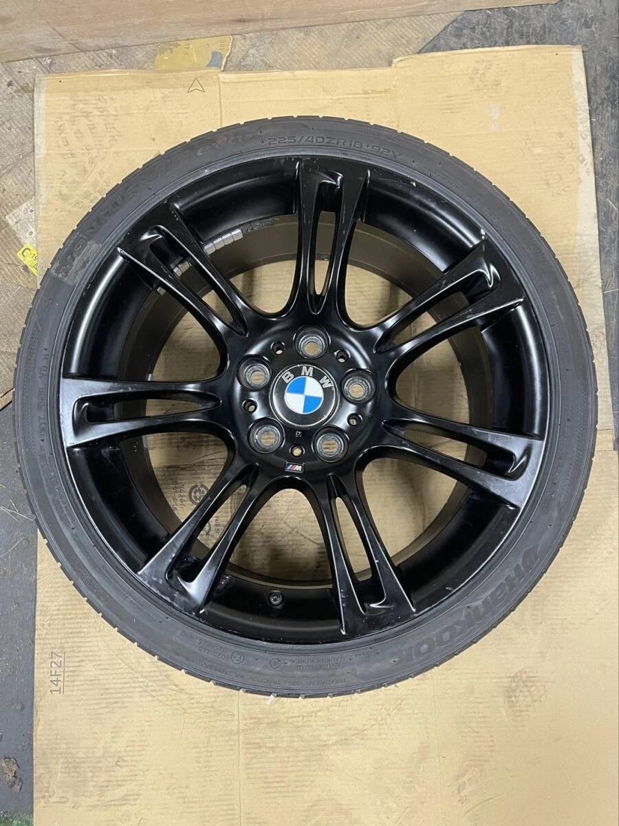 JDM Genuine BMW 18-inch wheel and tire set from Tsuzuki Ward Yokohama No Tires - Image 2