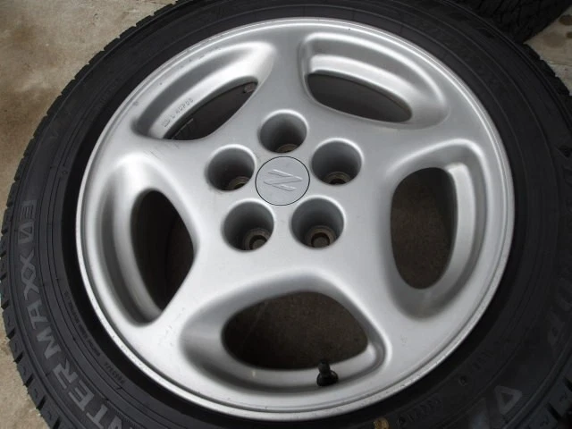 JDM Winter Ready: Studless Tires with Detents DUNLOP Winter Maxx 03 fo No Tires - Image 3