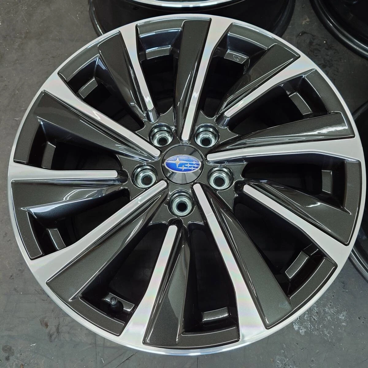 JDM Subaru Levorg STi genuine 18-inch 7.5J IS55 PCD114.3-5H wheels. De No Tires - Image 5