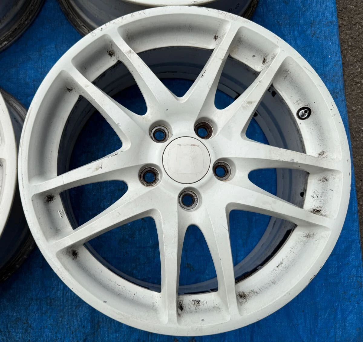 JDM Honda DC5 Integra TypeR OEM 17x7J+60 PCD 114.3 5-hole Part 2 4-Boo No Tires - Image 2