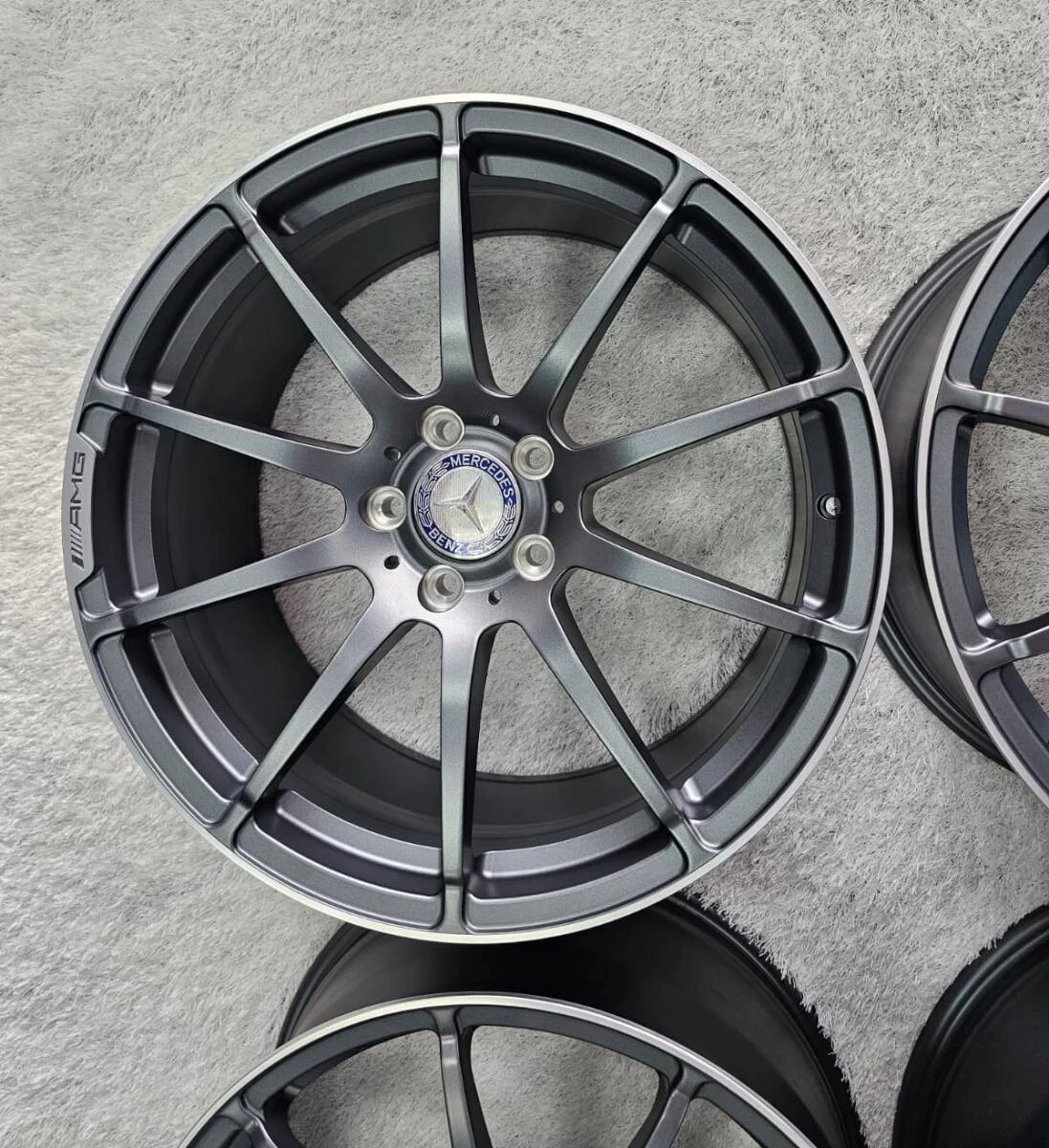 JDM C63 Black series W204 genuine AMG 199J 9.5J PCD112 4-wheel drive M No Tires - Image 2