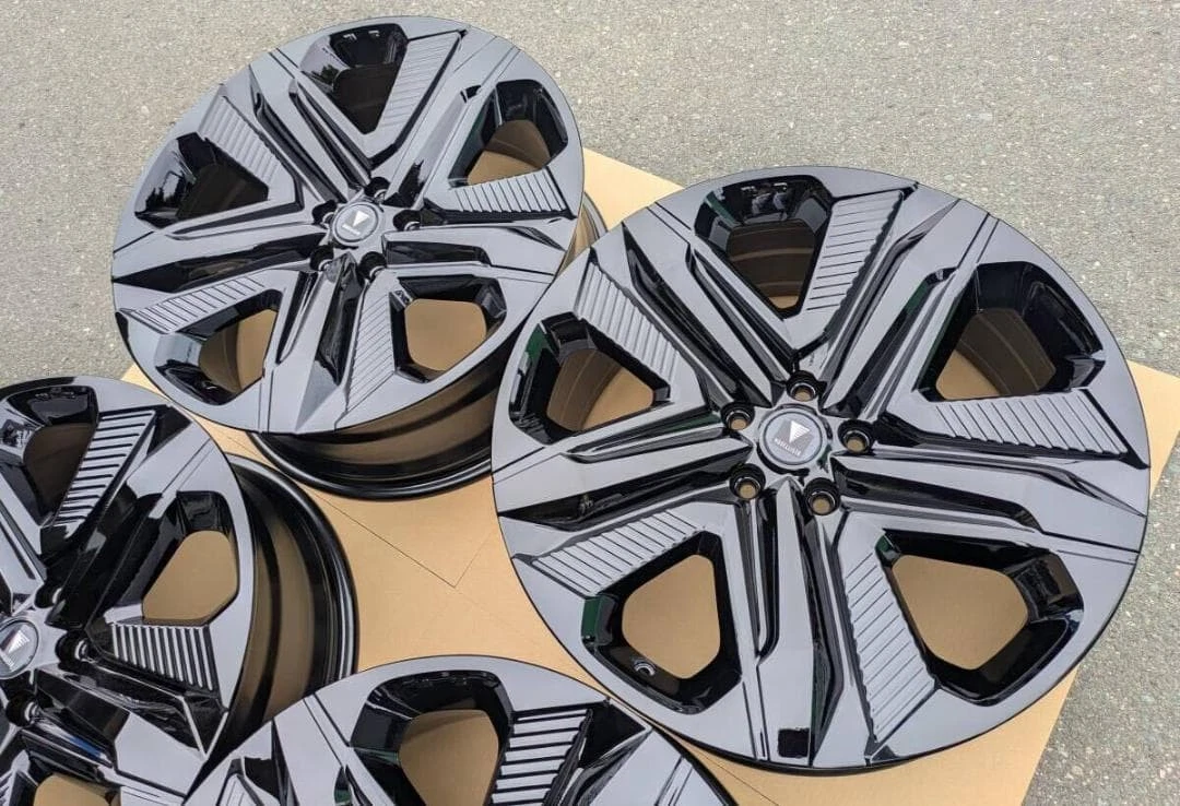 JDM Toyota Crown Sedan Modellista Genuine 21black 4Book No Tires - Image 3