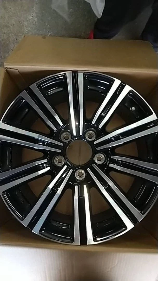 JDM Lexus LX570 late model wheels No Tires - Image 4