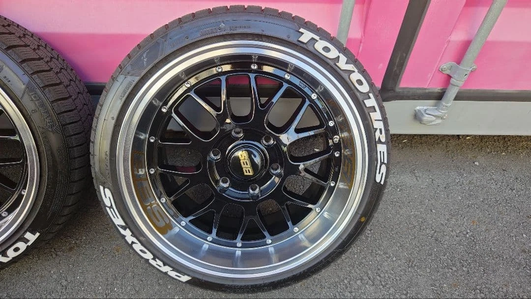 JDM Hiace 200 series Fabless Valone LM-9 wideseries studless tires No Tires - Image 5