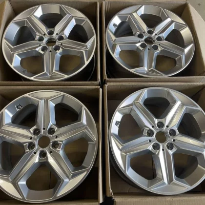 JDM Genuine new BMW U10 X1 U11 X2 18-inch wheels 4-book set No Tires