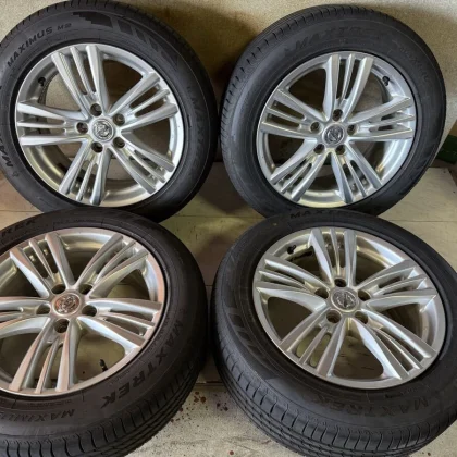 JDM Skyline V36 late model 17-inch 7.5J +45 PCD114.3 5-lug 225/55R17 1 No Tires